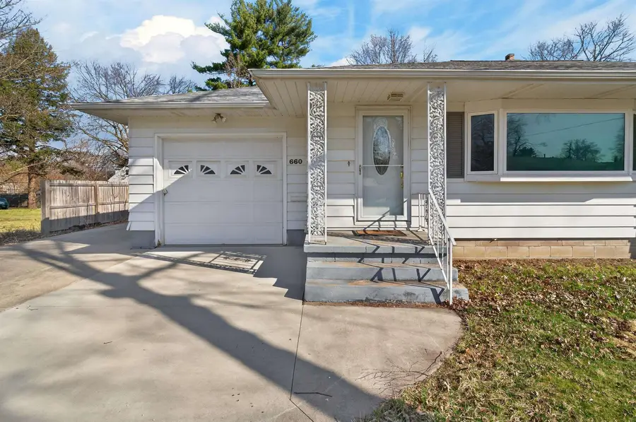 660 Wilshire Avenue, Waterloo, IA 50701 - #2