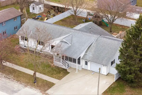 713 Maple Avenue, Decorah, IA 52101