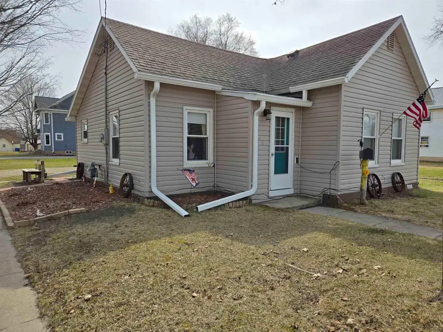 403 3rd St Se, Cresco, IA 52136 - #2