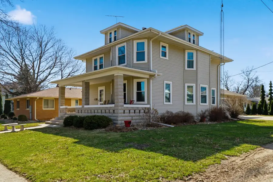 217 1st Ave Se, Hampton, IA 50441 - #2