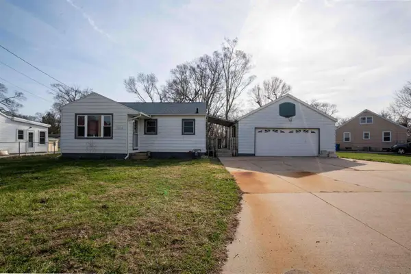 1129 S Evans Road, Evansdale, IA 50707