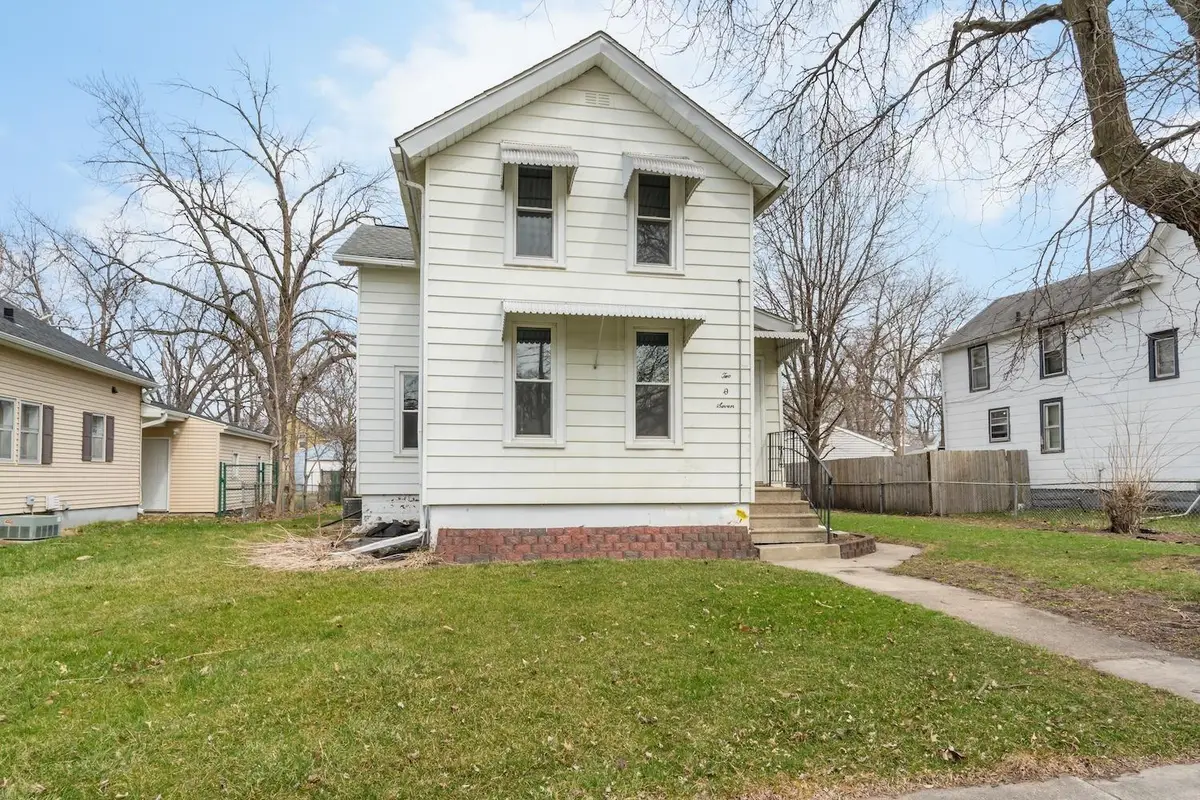 207 Denver Street, Waterloo, IA 50701 - #1