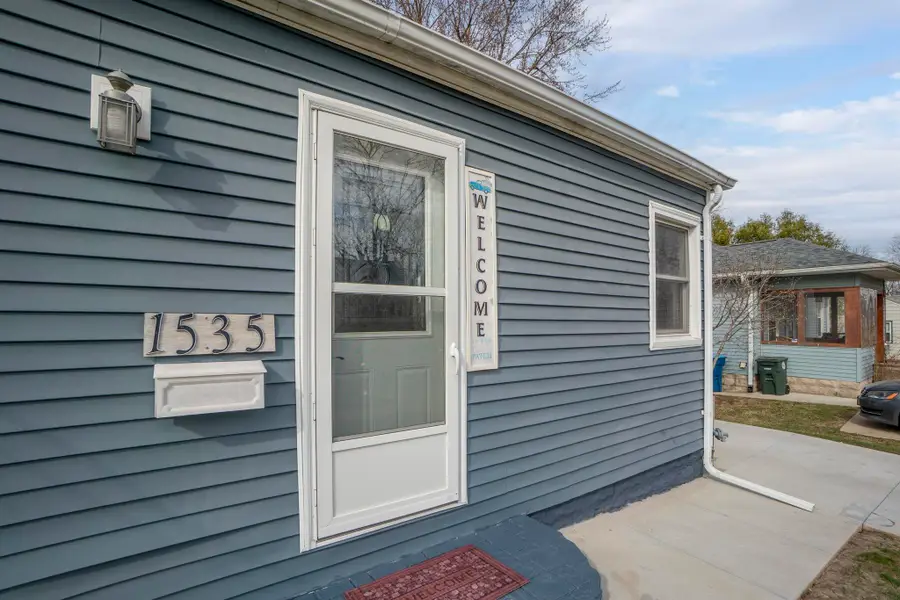 1535 Hawthorne Avenue, Waterloo, IA 50702 - #3