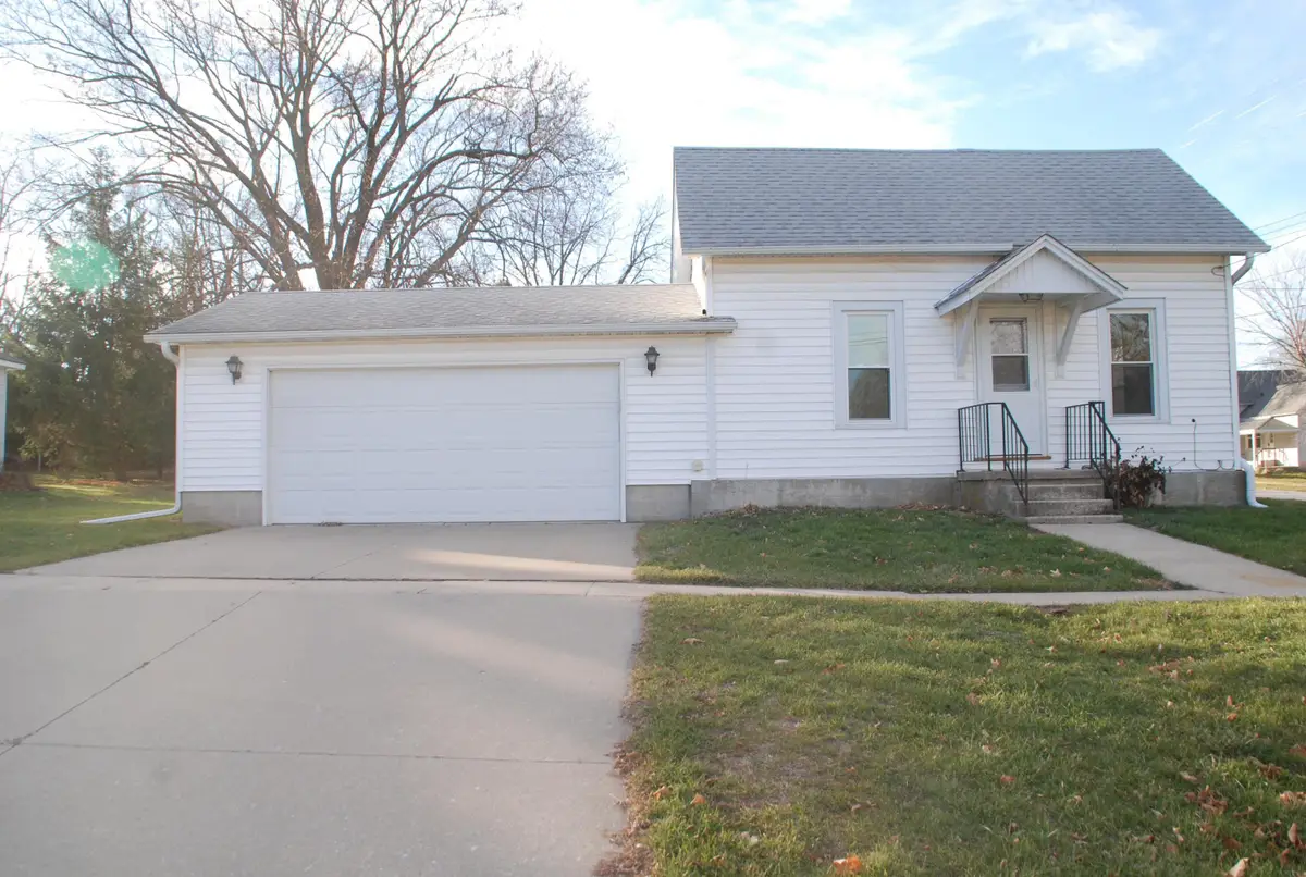 300 Alexander Street, Fayette, IA 52142 - #1