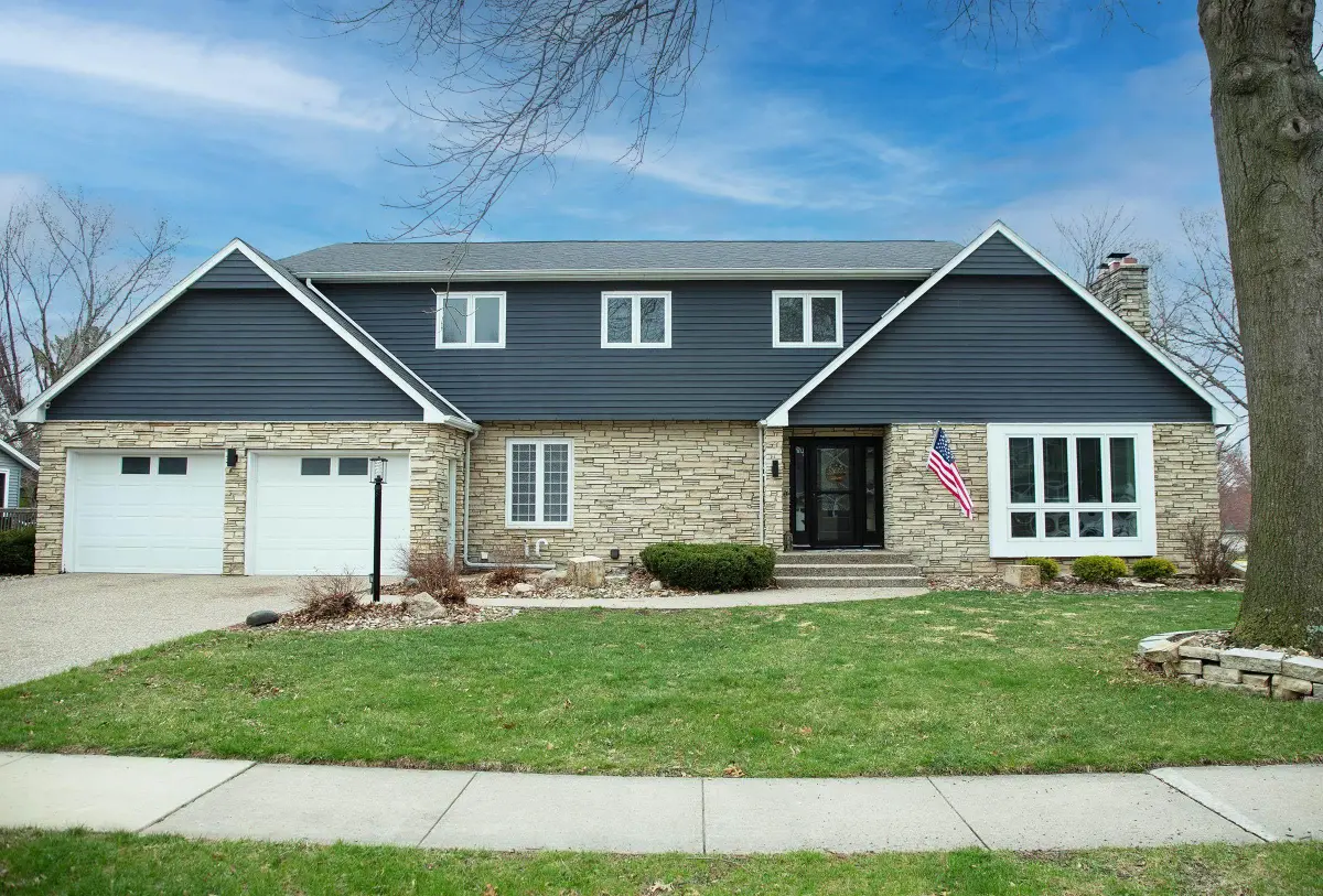 1306 Grandview Avenue, Waverly, IA 50677 - #1