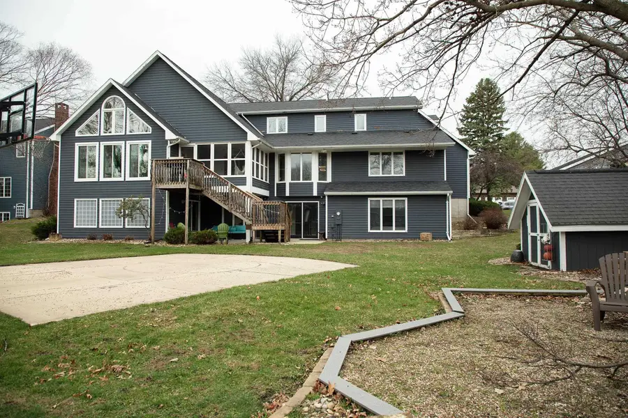 1306 Grandview Avenue, Waverly, IA 50677 - #2