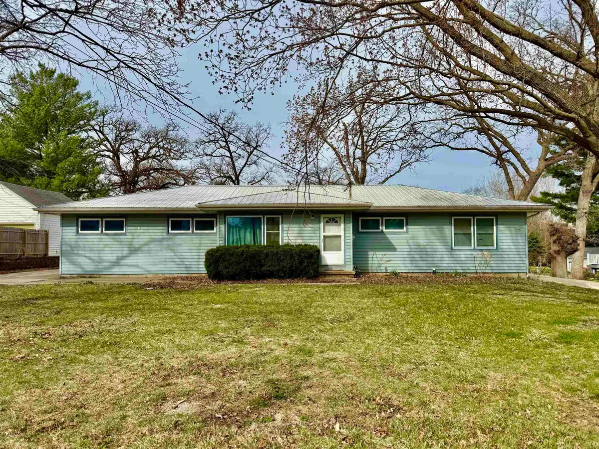 420-422 S Hackett Road, Waterloo, IA 50701 - #1