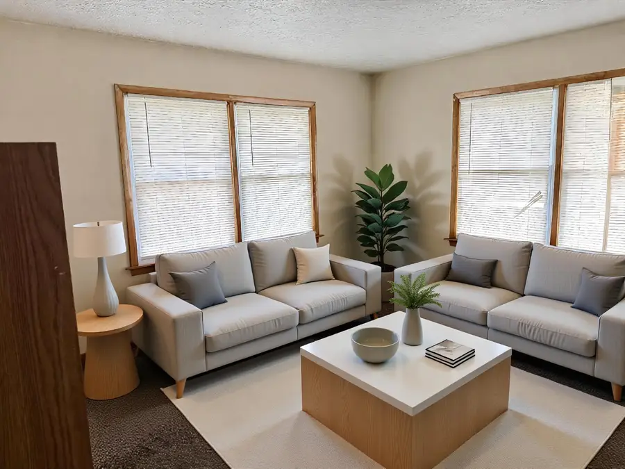 420-422 S Hackett Road, Waterloo, IA 50701 - #2