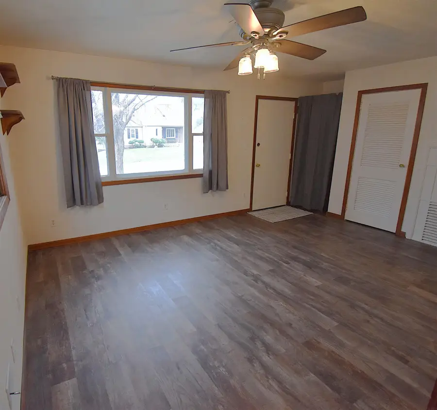 712 Maxwell Street, Waterloo, IA 50701 - #3