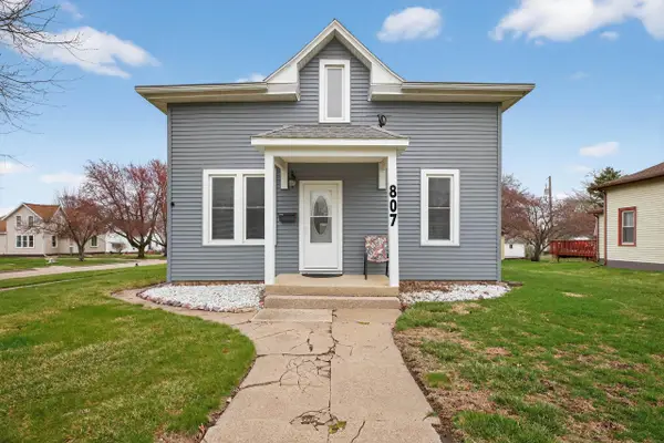 807 Randall Street, Reinbeck, IA 50669