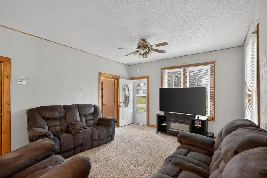 807 Randall Street, Reinbeck, IA 50669 - #3