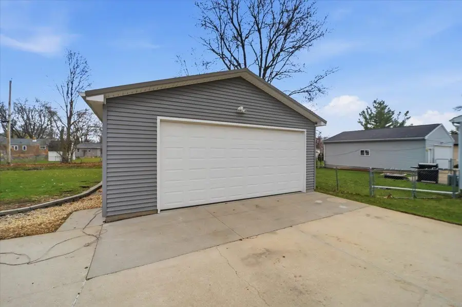 406 4th Street, Washburn, IA 50702 - #3