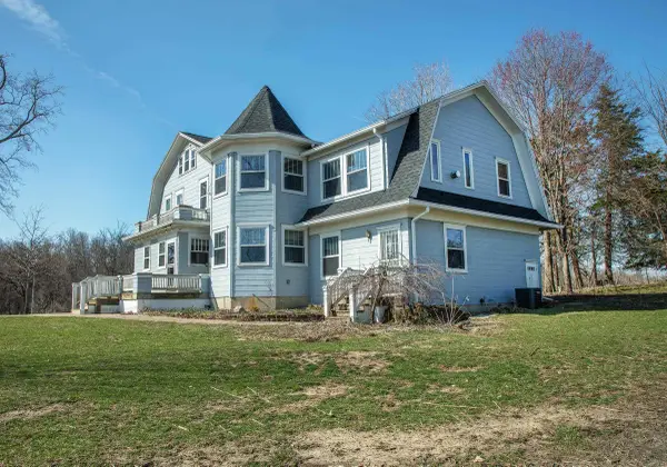 1789 235th St., Waverly, IA 50677