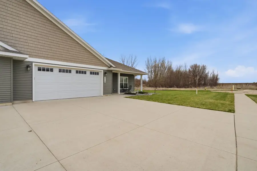 318 S Western Avenue, New Hampton, IA 50659 - #3