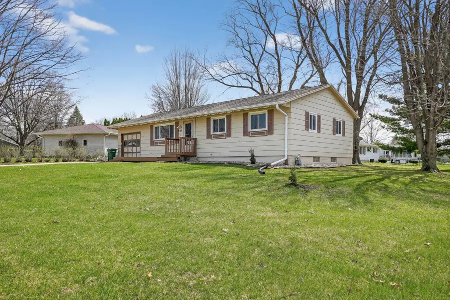 1109 Ridgewood Boulevard, Waverly, IA 50677 - #2