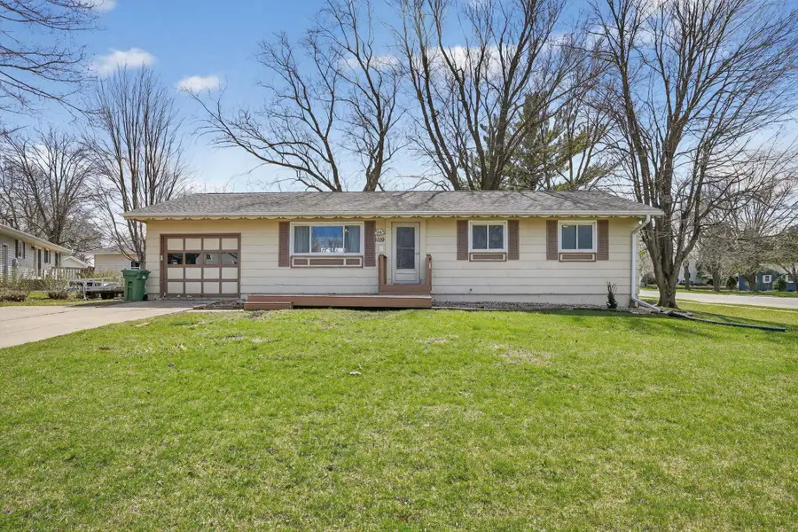 1109 Ridgewood Boulevard, Waverly, IA 50677 - #3