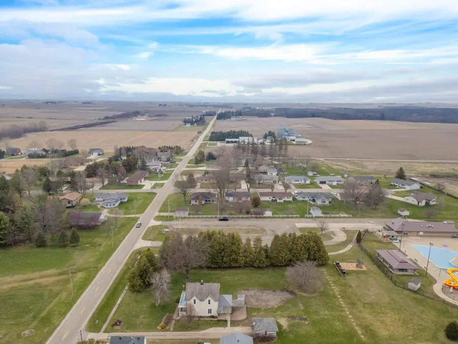 1016 Pleasant Street, Sumner, IA 50674 - #3