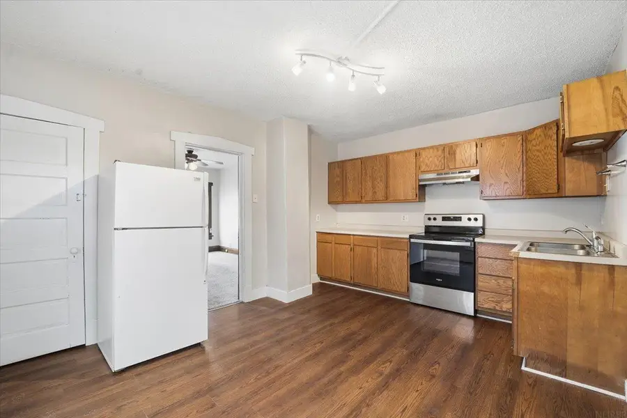 1721 & 1723 Falls Avenue, Waterloo, IA 50701 - #2