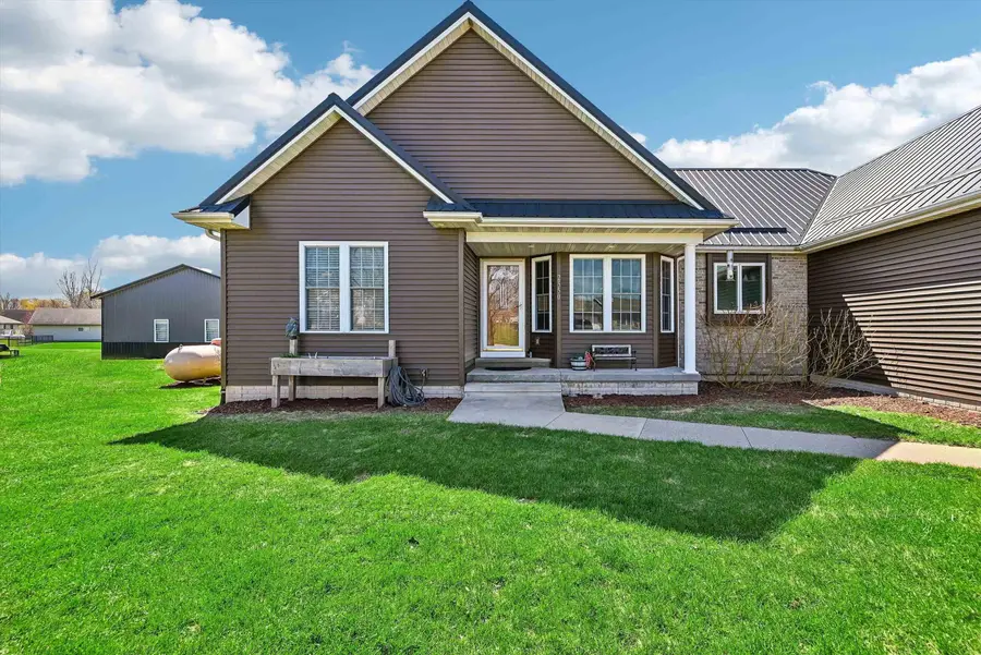 2550 Meadow View Drive, Urbana, IA 52345 - #3