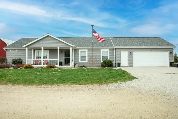 2048 180th Street, Waverly, IA 50677