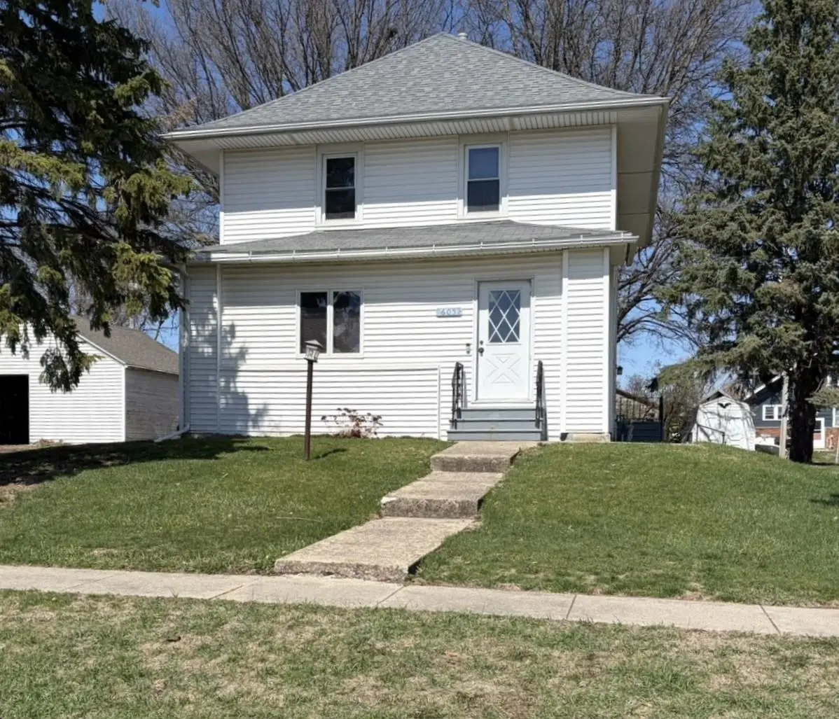 605 E 6th Street, Wellsburg, IA 50680 - #1