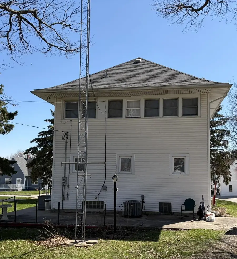 605 E 6th Street, Wellsburg, IA 50680 - #2