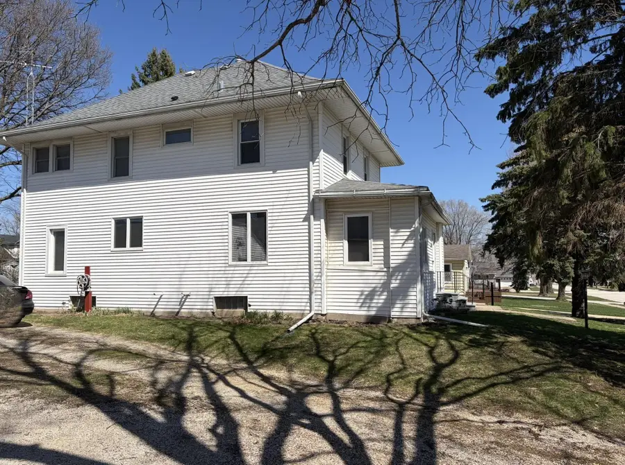 605 E 6th Street, Wellsburg, IA 50680 - #3