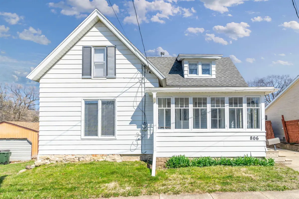 806 Bluff St Street, Cedar Falls, IA 50613 - #1