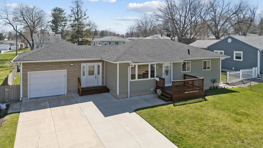 1648 Glenny Avenue, Waterloo, IA 50702 - #2