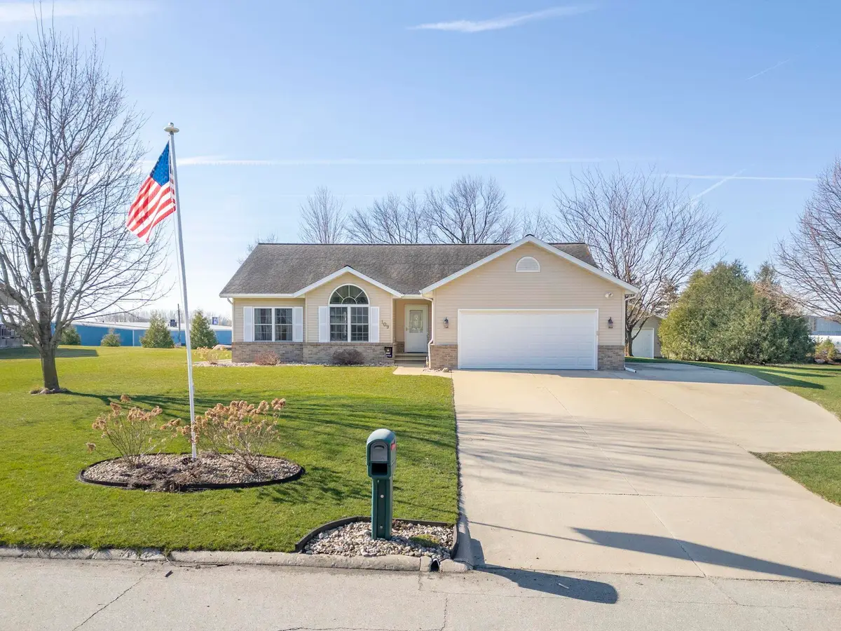 109 Meadow Lane Drive, Sumner, IA 50674 - #1