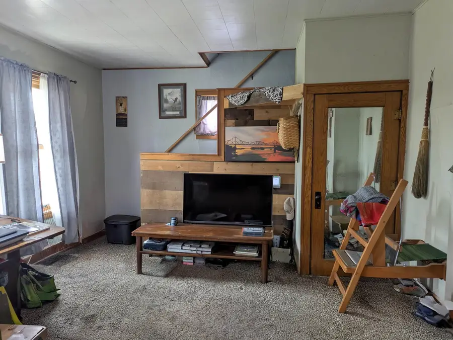 445 NW 8th Avenue, Waukon, IA 52172 - #3