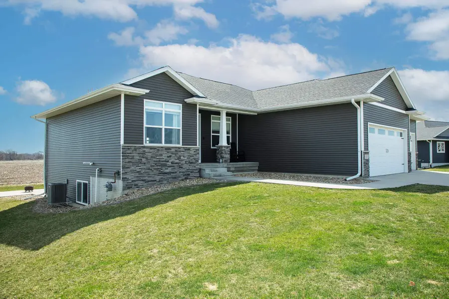 211 Elliot Avenue, Shell Rock, IA 50670 - #2