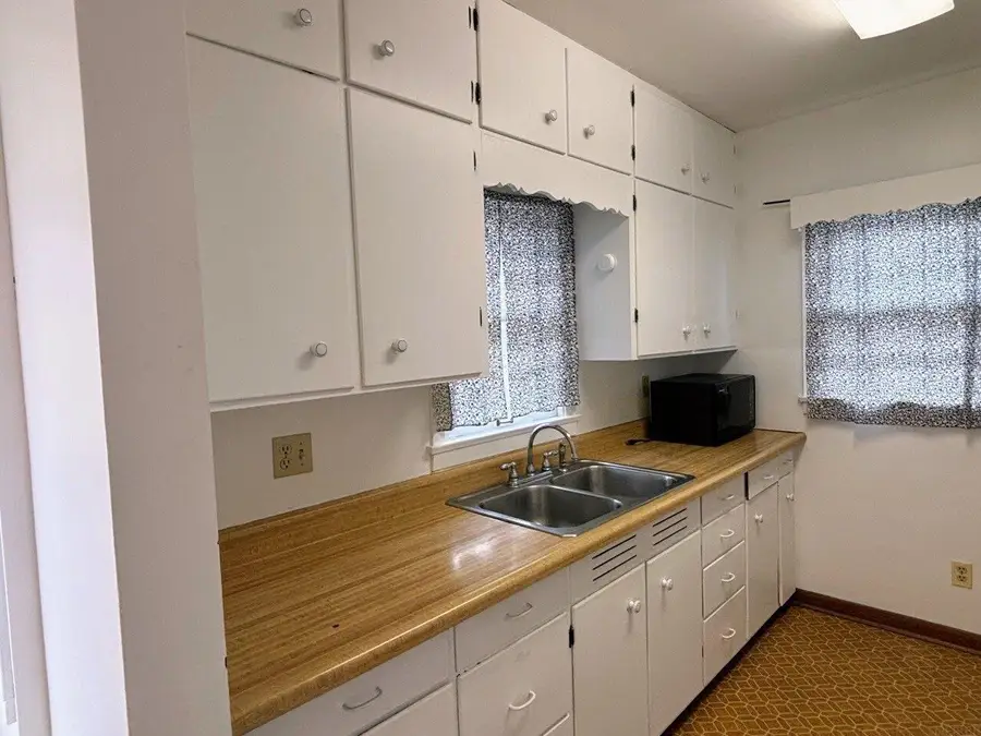 710 Pine Street, Decorah, IA 52101 - #3