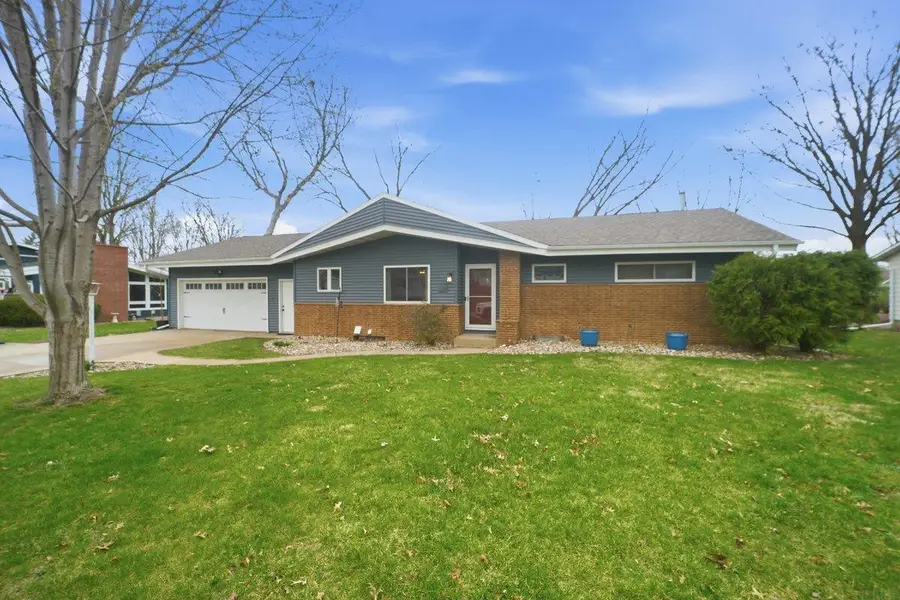 1316 Hillcrest Drive, Waverly, IA 50677 - #2