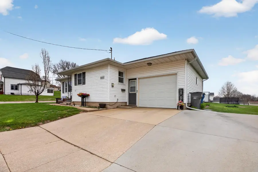 1620 6th Street, Gilbertville, IA 50634 - #3