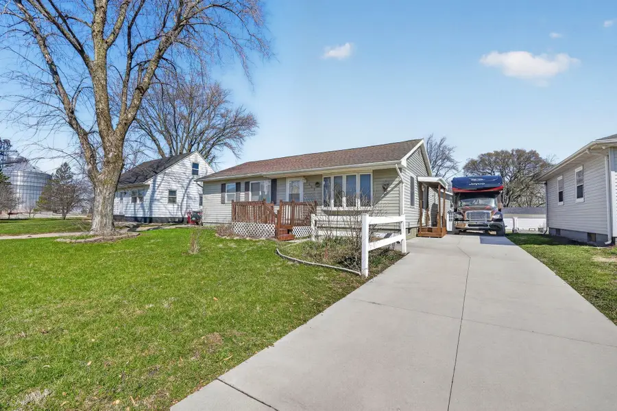 407 W Williams Street, Dunkerton, IA 50626 - #2
