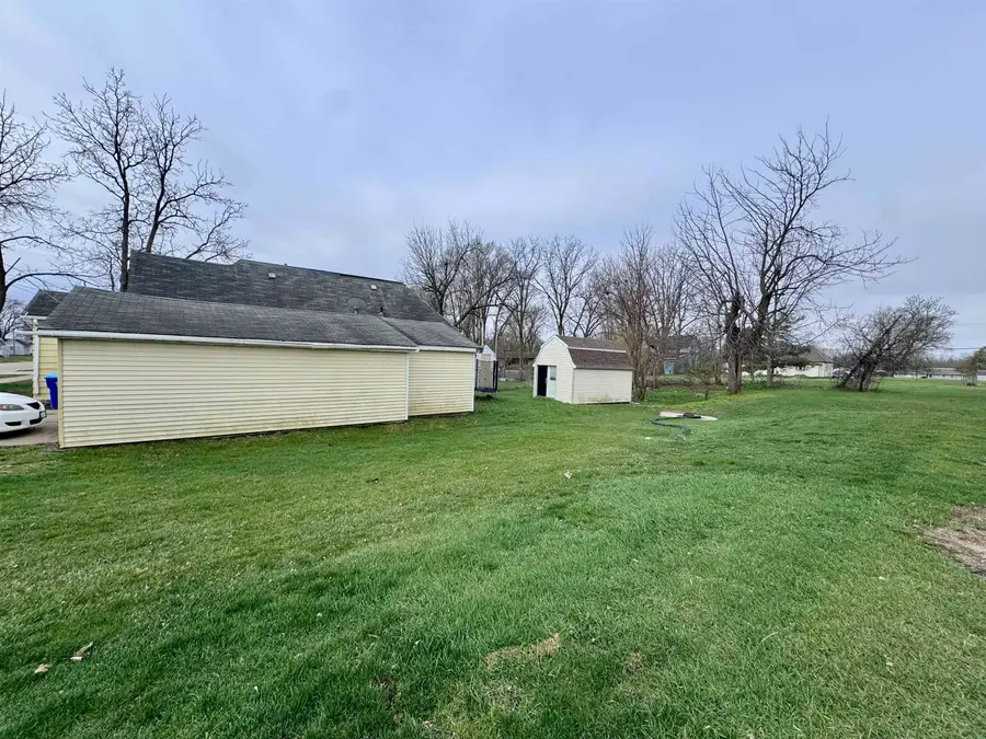 932 S Frederick Ave, Oelwein, IA 50662 - #2