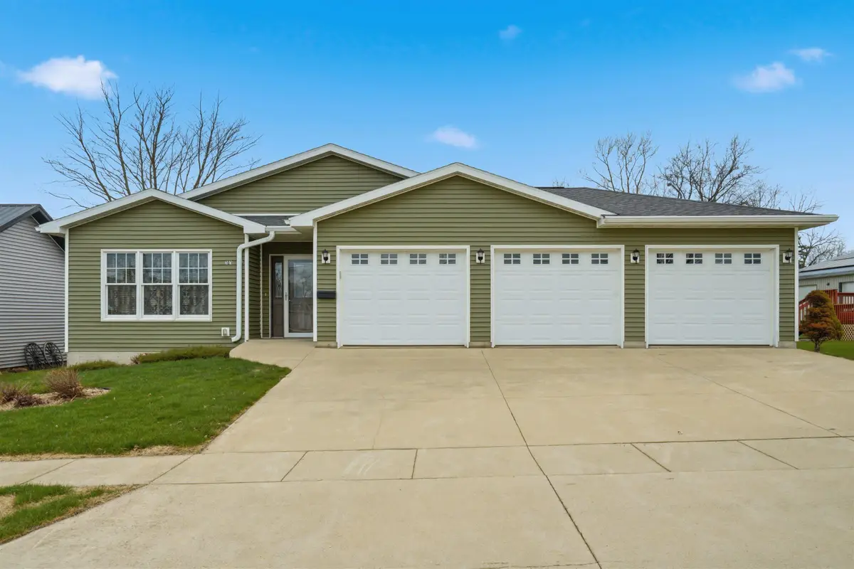 303 S Chestnut Street, Edgewood, IA 52042 - #1