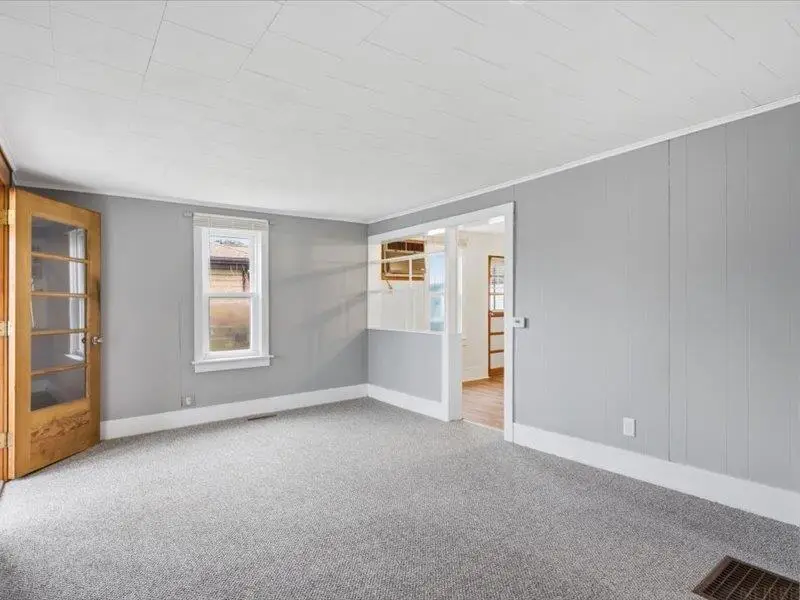 605 Pine Street, Reinbeck, IA 50669 - #3