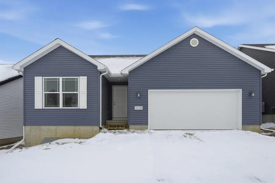 2814 Autumn Woods Drive, Cedar Falls, IA 50613 - #2