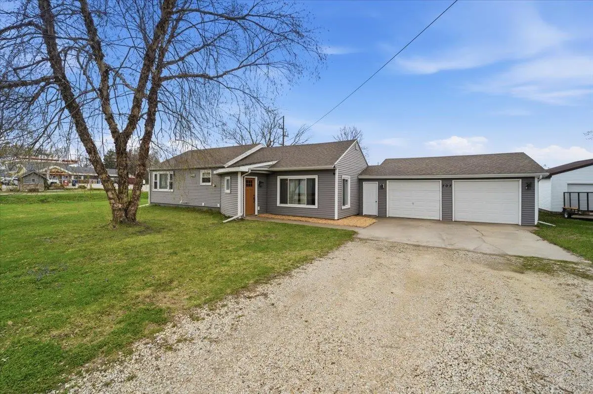 707 N Cherry Street, Shell Rock, IA 50670 - #1