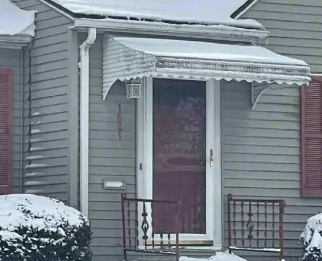 1621 W 3rd Street, Waterloo, IA 50701 - #2