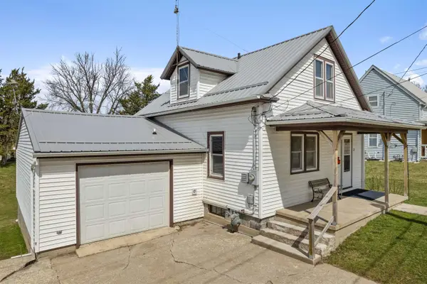 22 SE 3rd Avenue, Waukon, IA 52172