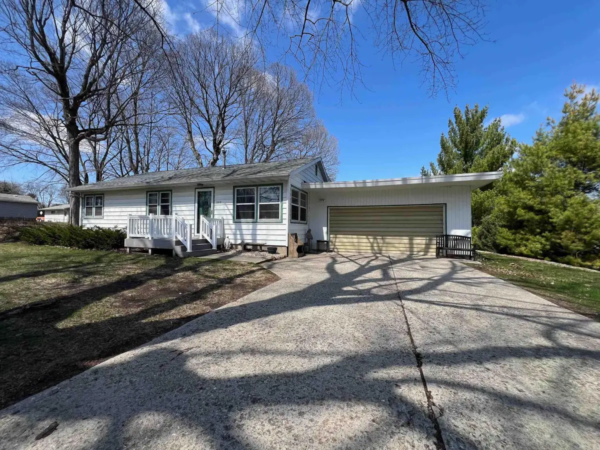 505 W Clark Street, Fayette, IA 52142 - #1