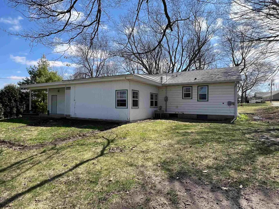 505 W Clark Street, Fayette, IA 52142 - #2