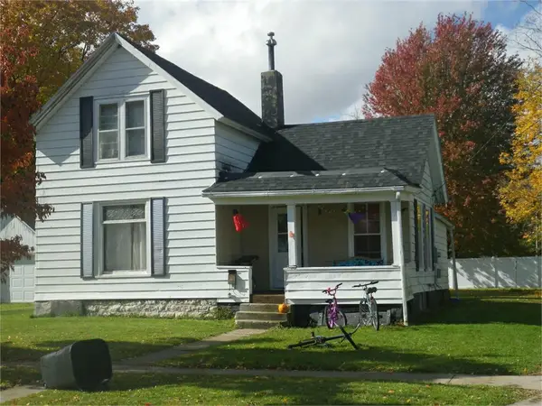 427 S Tama Street, Manchester, IA 52057