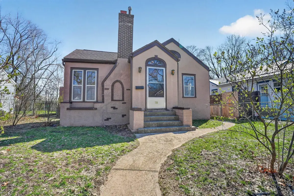 713 Riehl Street, Waterloo, IA 50703 - #1