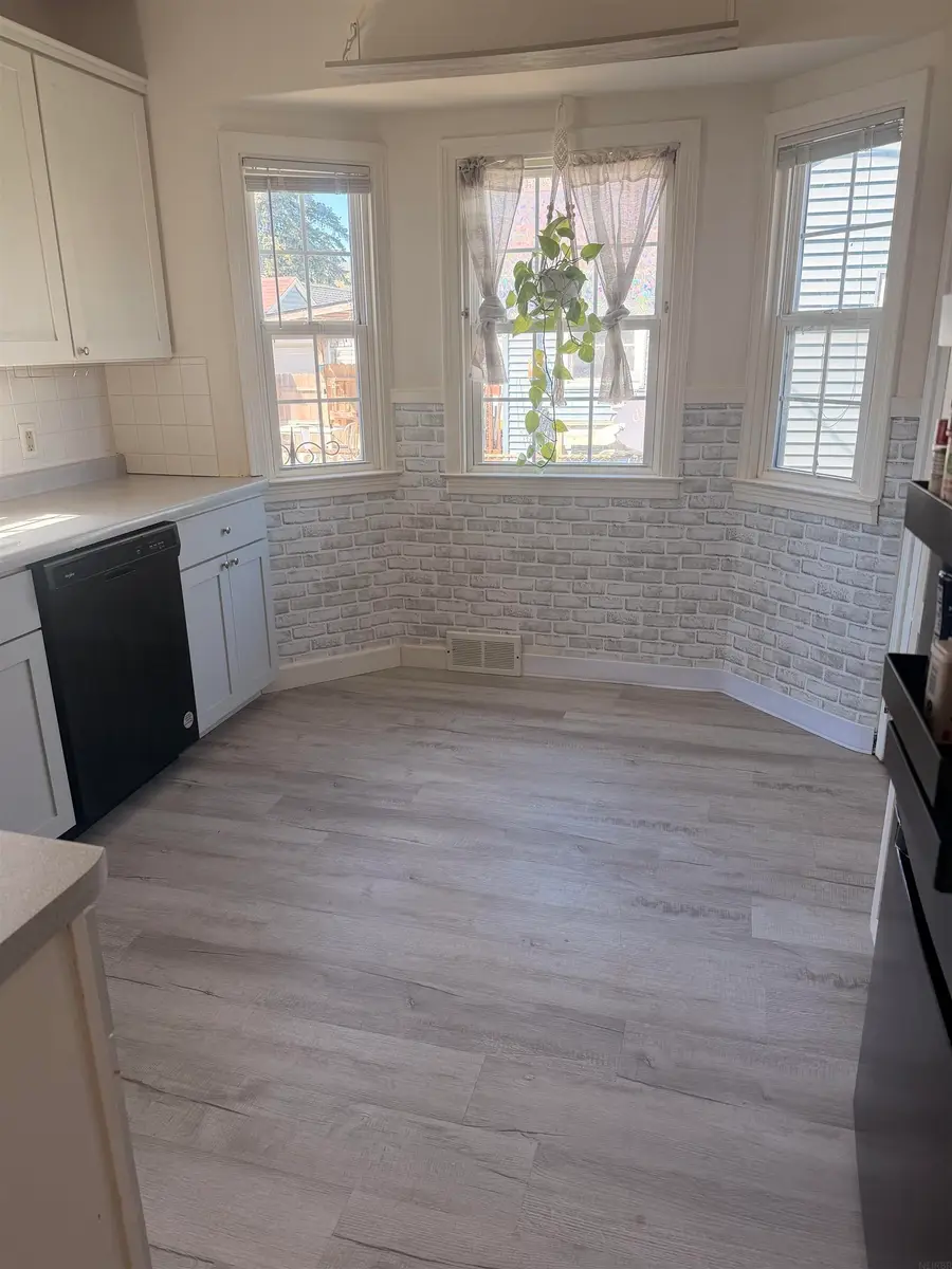 1712 W 7th Street, Waterloo, IA 50702 - #2