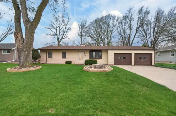 4317 Hillside Drive, Cedar Falls, IA 50613