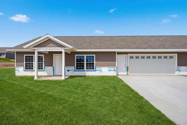 1301 Max Drive, Manchester, IA 52057